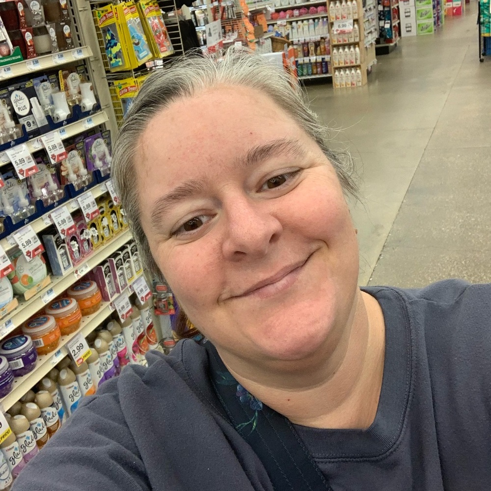 Meet your Posher, Nicole